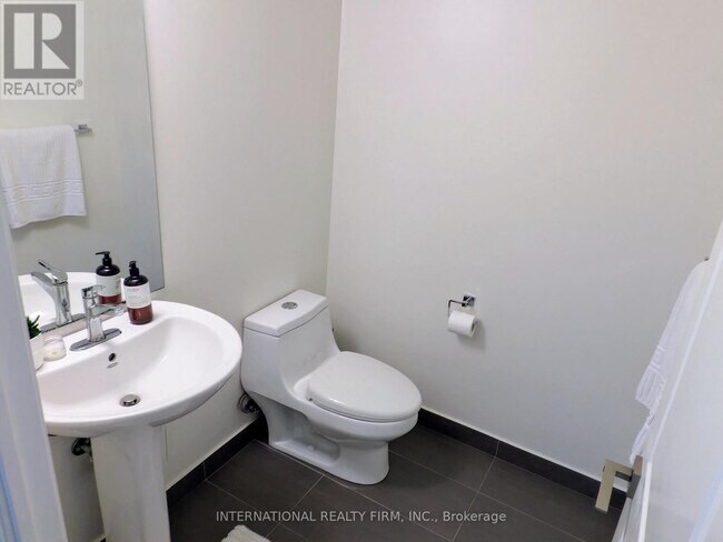 Photo du bâtiment - 217-1060 SHEPPARD Ave