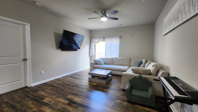 Foto del edificio - 200 Seasons Cir