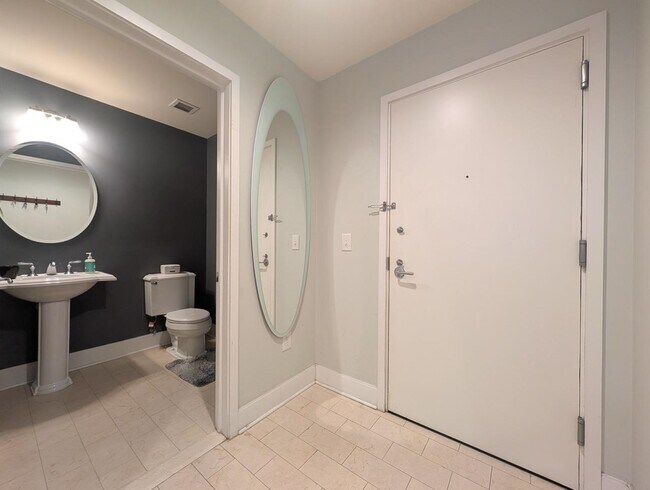 Foto del edificio - 1125 Maxwell Ln