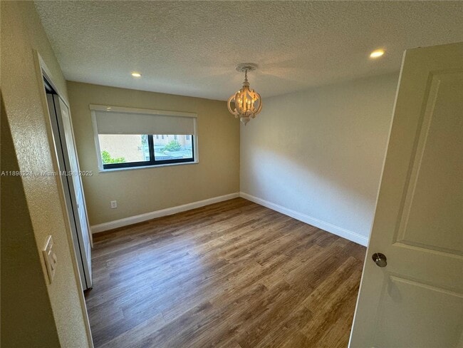 Building Photo - 2745 W 60th Pl