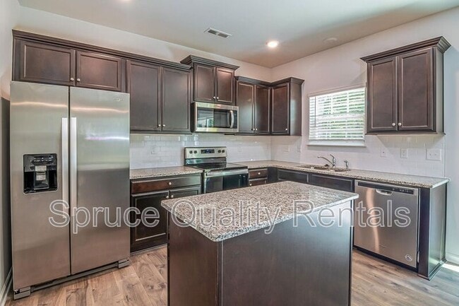 Building Photo - 1115 Hardwick Dr