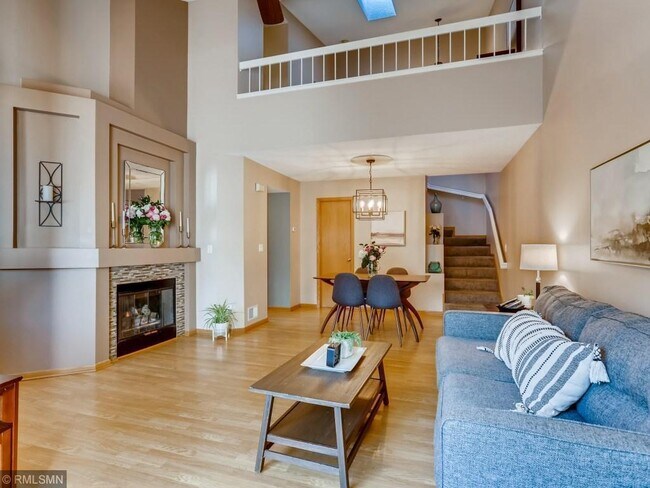 Living Room - 2165 Shenandoah Ct