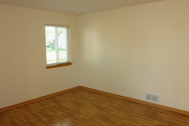 Building Photo - 2164 N Cheswick Ct