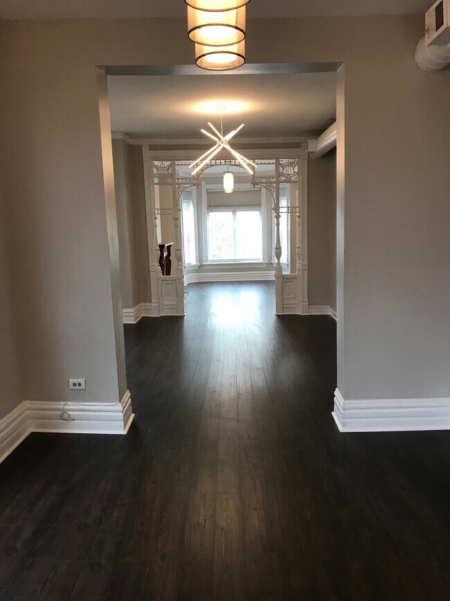 Dining Room - 1415 N Wicker Park Ave