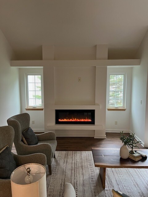 Building Photo - 2701 Pond Dr