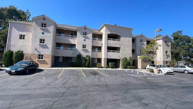 Building Photo - 11517 S Budlong Ave
