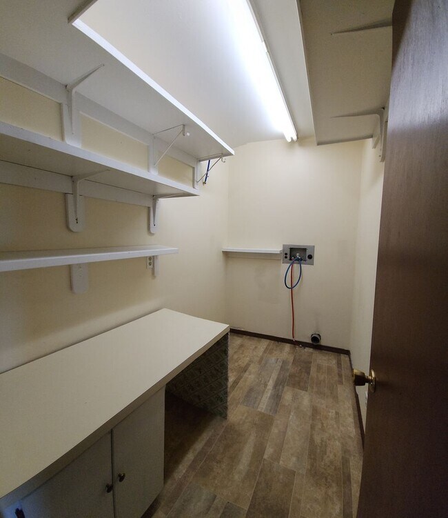 Foto del edificio - Commerce Duplex