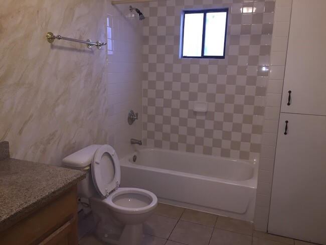 Foto del edificio - Great 3 Bedroom 2 Bathroom House in wonder...