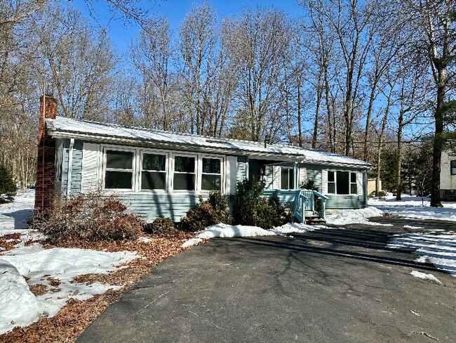 Building Photo - 27 Beaver Dr