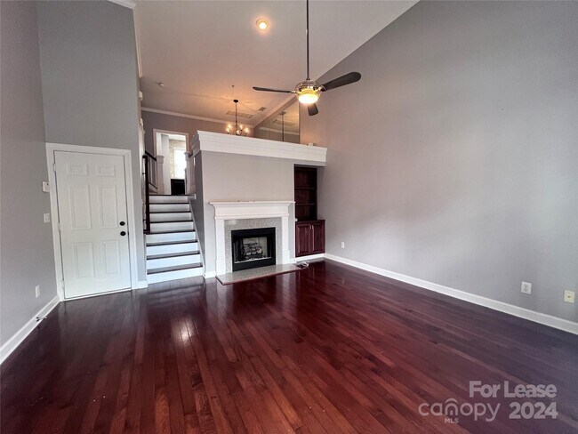 Foto del edificio - 4936 S Hill View Dr