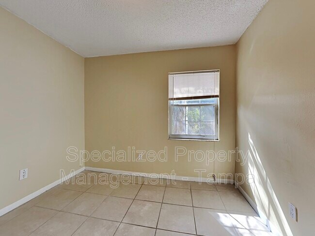 Building Photo - 8305 N Marks St