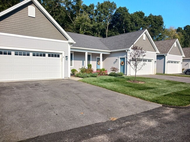 Building Photo - 32 Sire Wy