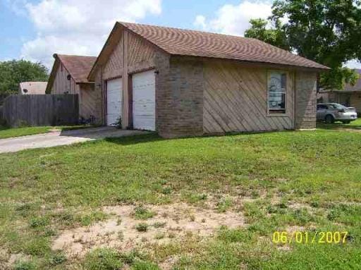 Building Photo - 8904 Meadow Trace St