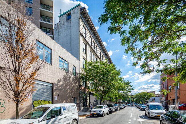 Building Photo - 1381 Myrtle Ave