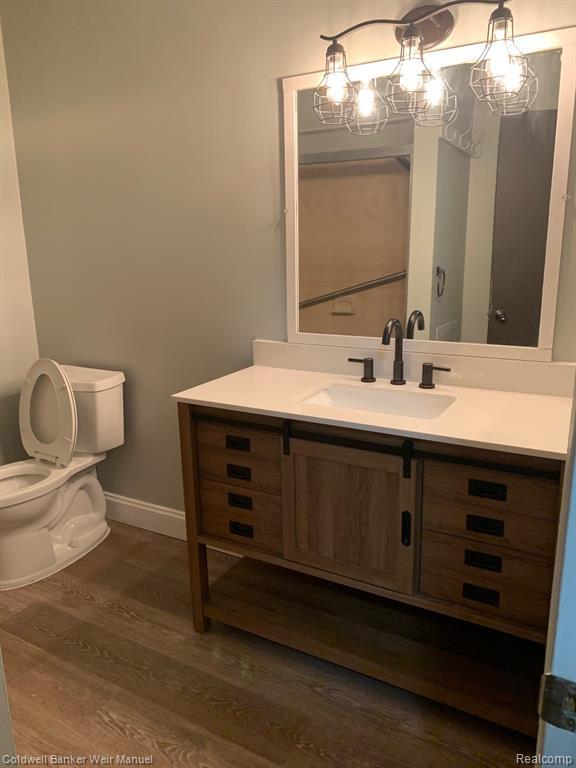 Building Photo - 7599 Manor Cir