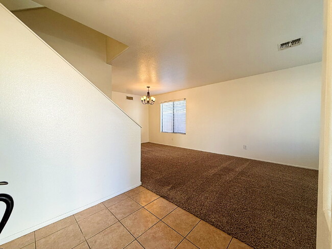 Building Photo - Spacious & Stylish in the Heart of Surprise!