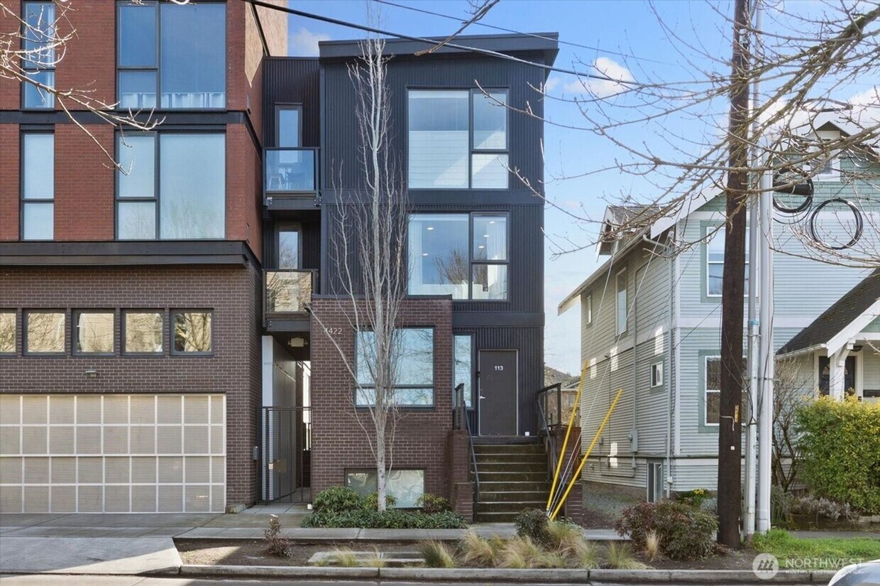 Foto principal - 4422 Woodlawn Ave N