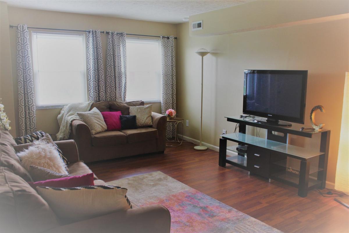 Primary Photo - 1528 Worthington Row Dr