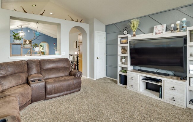 Foto del edificio - AVAILABLE NOW - 3 bedroom, 2 bath home in ...