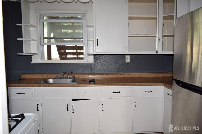 Foto del edificio - 4027 Woodbridge Ave