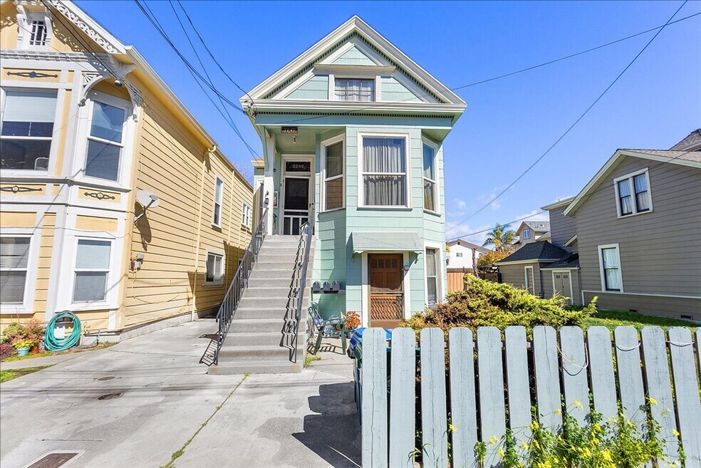 3249 Encinal Ave