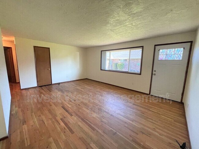 Foto del edificio - 612 NE Andresen Rd