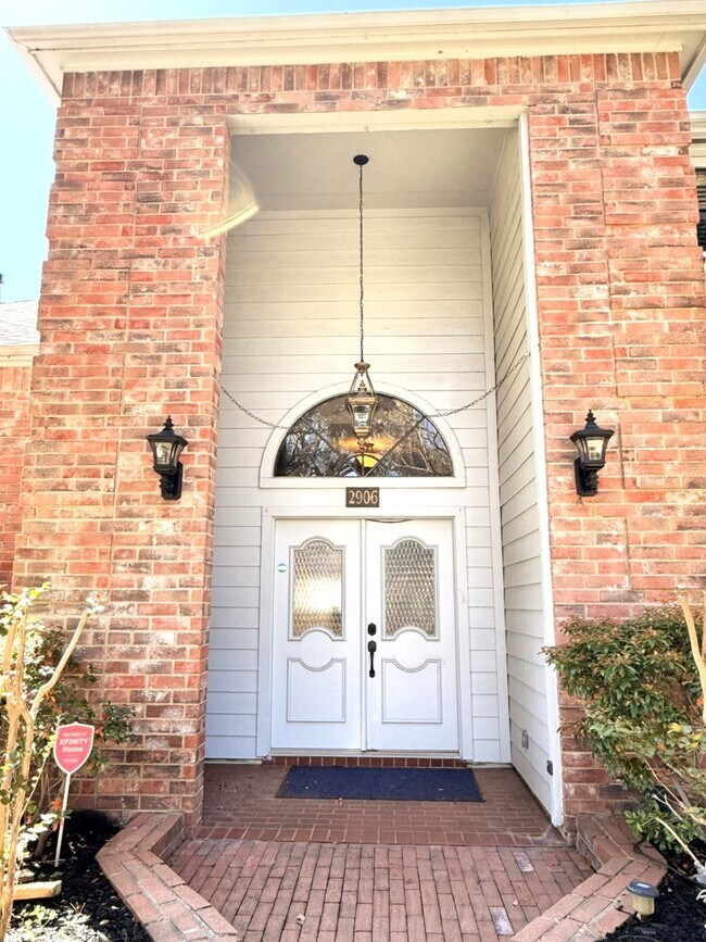 Foto del edificio - 2906 Deer Creek Dr