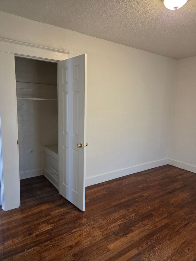 Foto del edificio - 3429 Mersington Ave