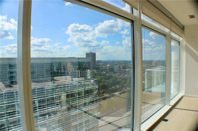 Foto del edificio - 45 Ivan Allen Jr Blvd NW