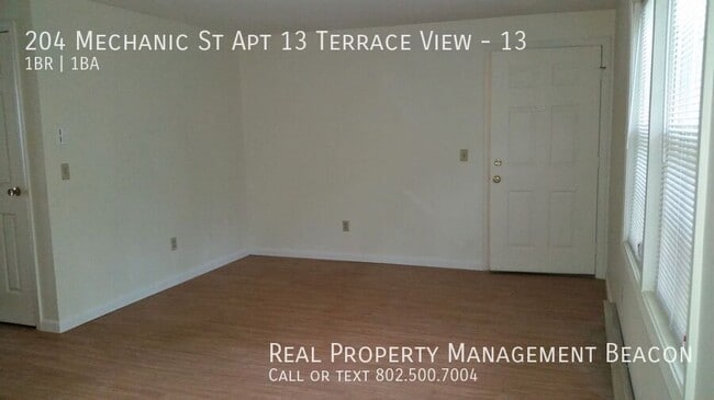 Building Photo - 204 Mechanic St