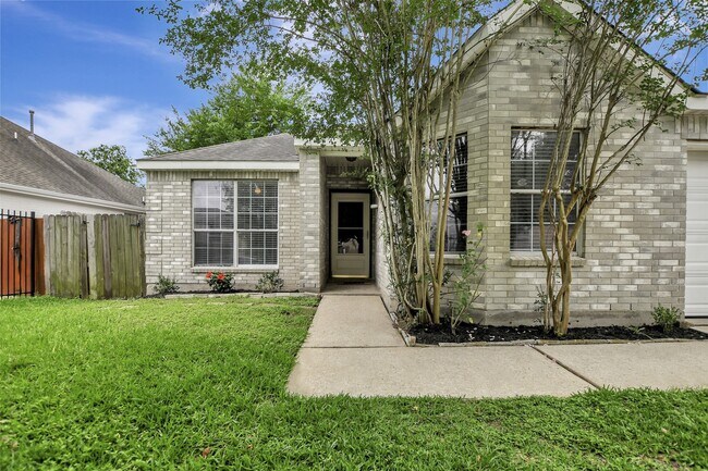 Building Photo - 1930 Greenbriar Colony Dr