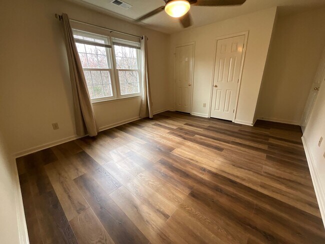 Building Photo - Now Available! Beautiful 3/2.5 home overlo...