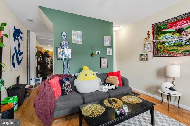 Foto del edificio - 2353 E Huntingdon St