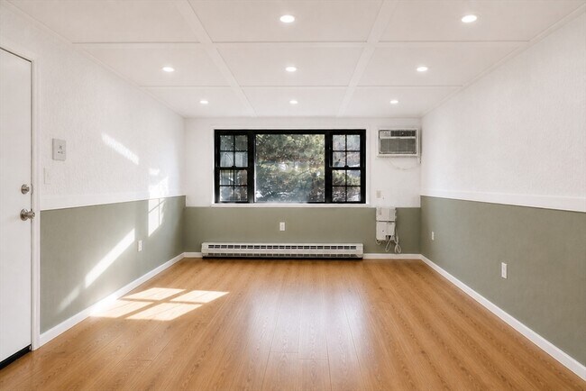 Foto del edificio - 52 Swanson Ct