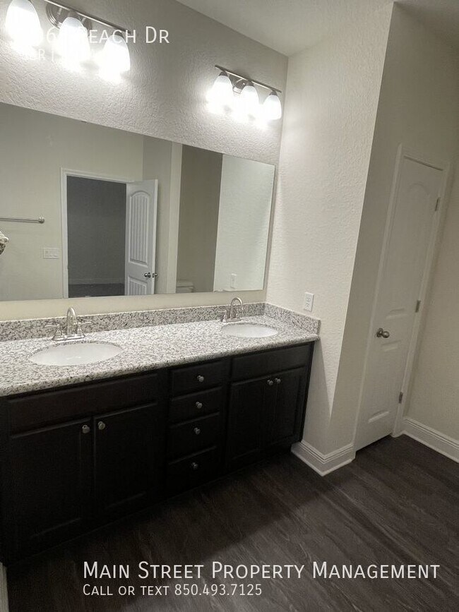 Building Photo - 5065 Peach Dr