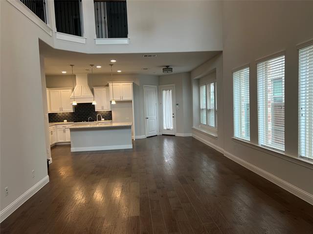 Building Photo - 3560 Sevilla Dr