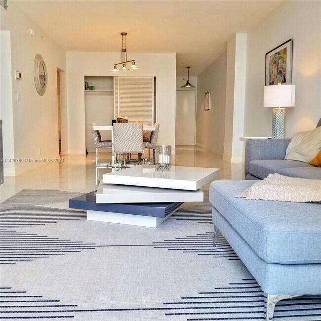 Foto del edificio - 3000 S Ocean Dr