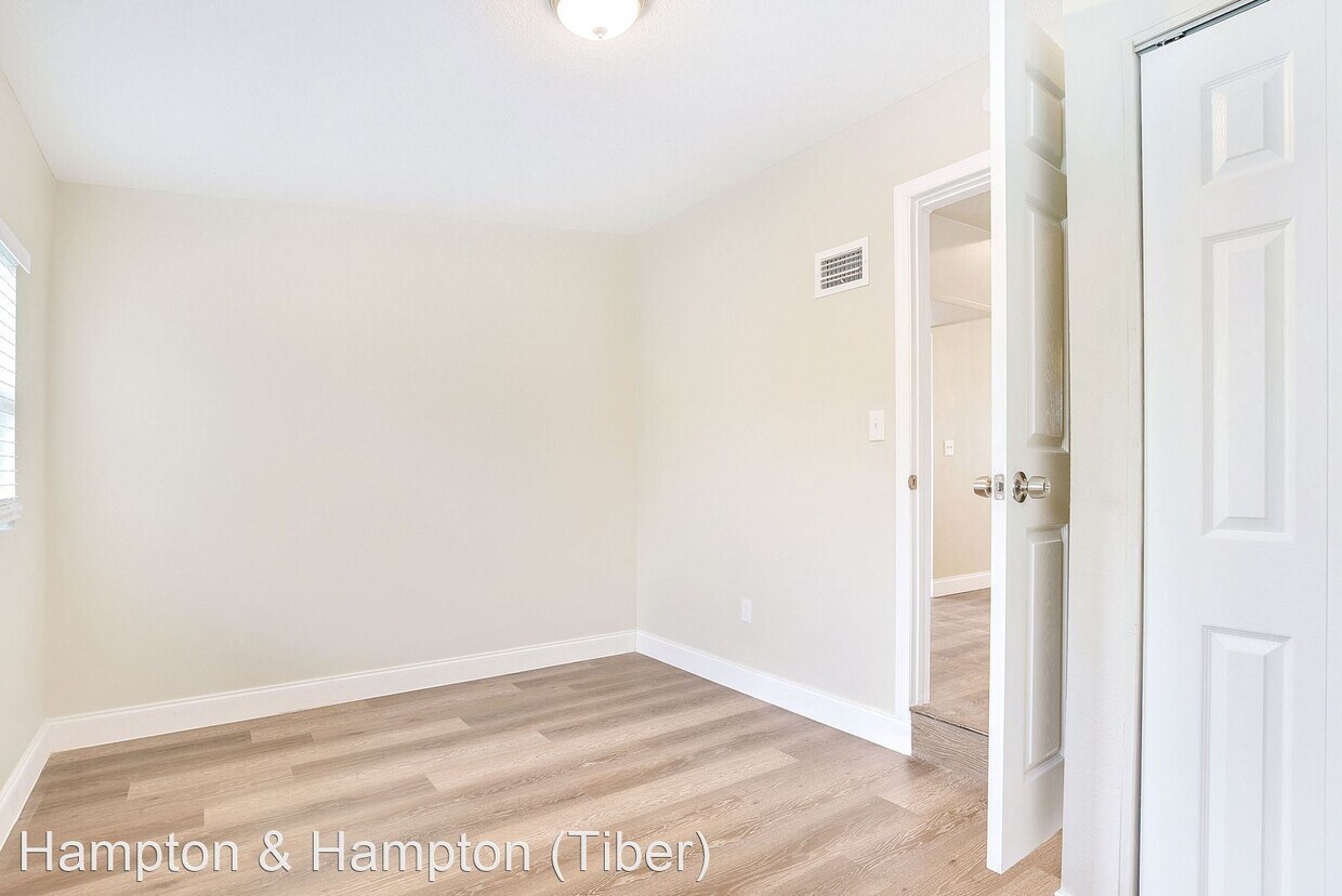 Foto del edificio - 3 br, 1 bath House - 1095 SAXON BLVD