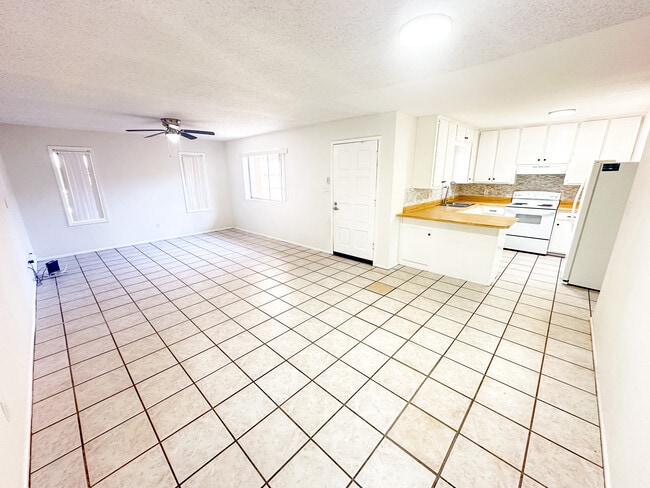 Foto del edificio - 173 W 27th Pl