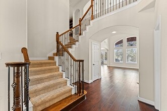 Building Photo - 10 Cayuga Pond Ct