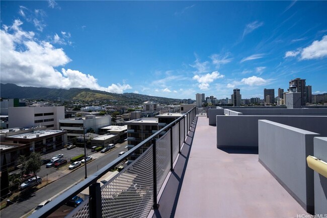 Building Photo - Exclusive suburban boutique loft in Honolu...