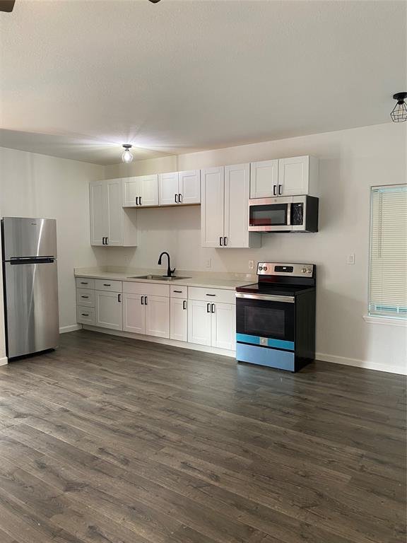 Foto del edificio - 7825 Goode St