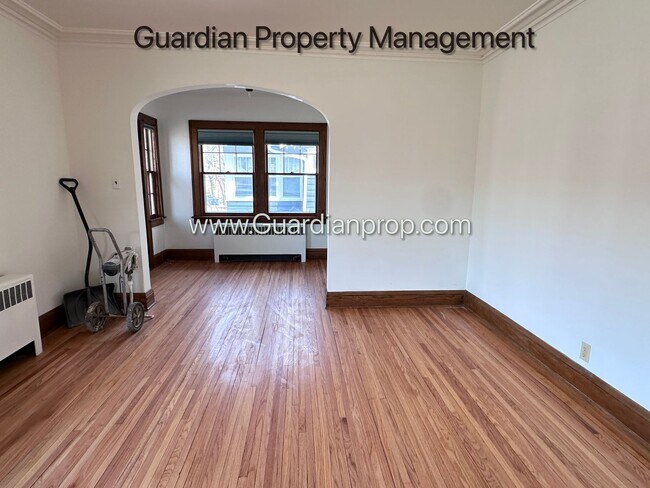 Foto del edificio - South Minneapolis Single Family Home, Renovated Bathrooms, Hardwood Floors, W/D