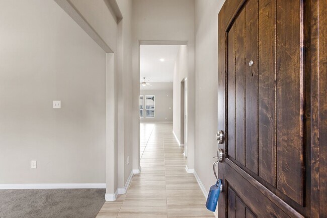 Foto del edificio - 2666 Cedar Path Ln