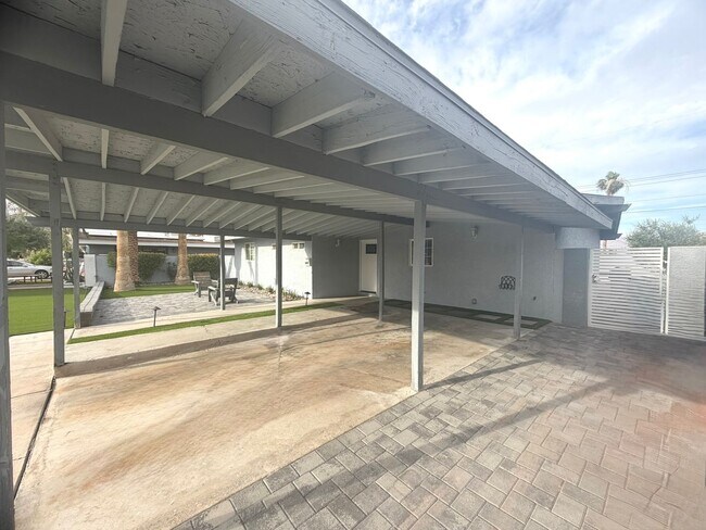 Foto del edificio - 700 N 22nd St