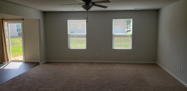 Building Photo - 5 Hazelburn Ct