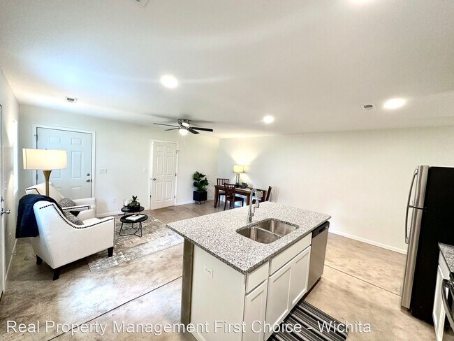 Building Photo - 3 br, 2 bath House - 1019 N Spruce Unit 100