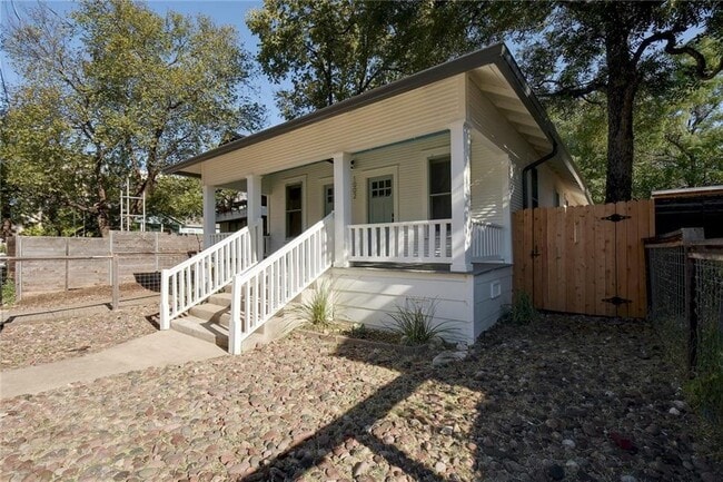 Building Photo - 1002 Juniper St