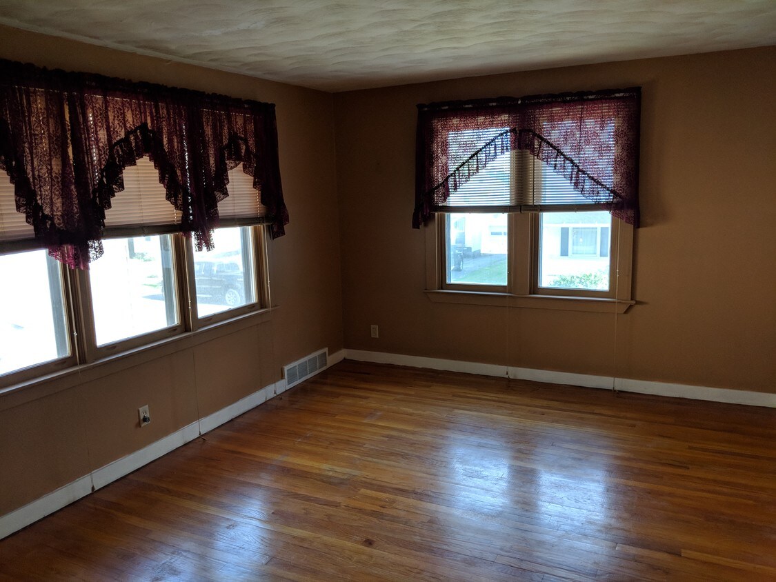 23 Wallace Ave, Auburn, NY 13021 Apartments in Auburn, NY