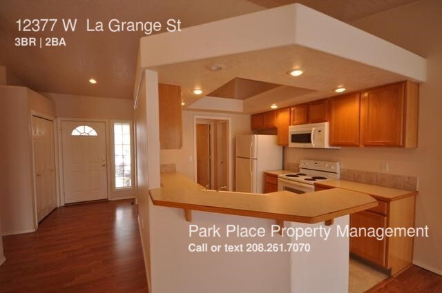 Building Photo - 12377 W La Grange St